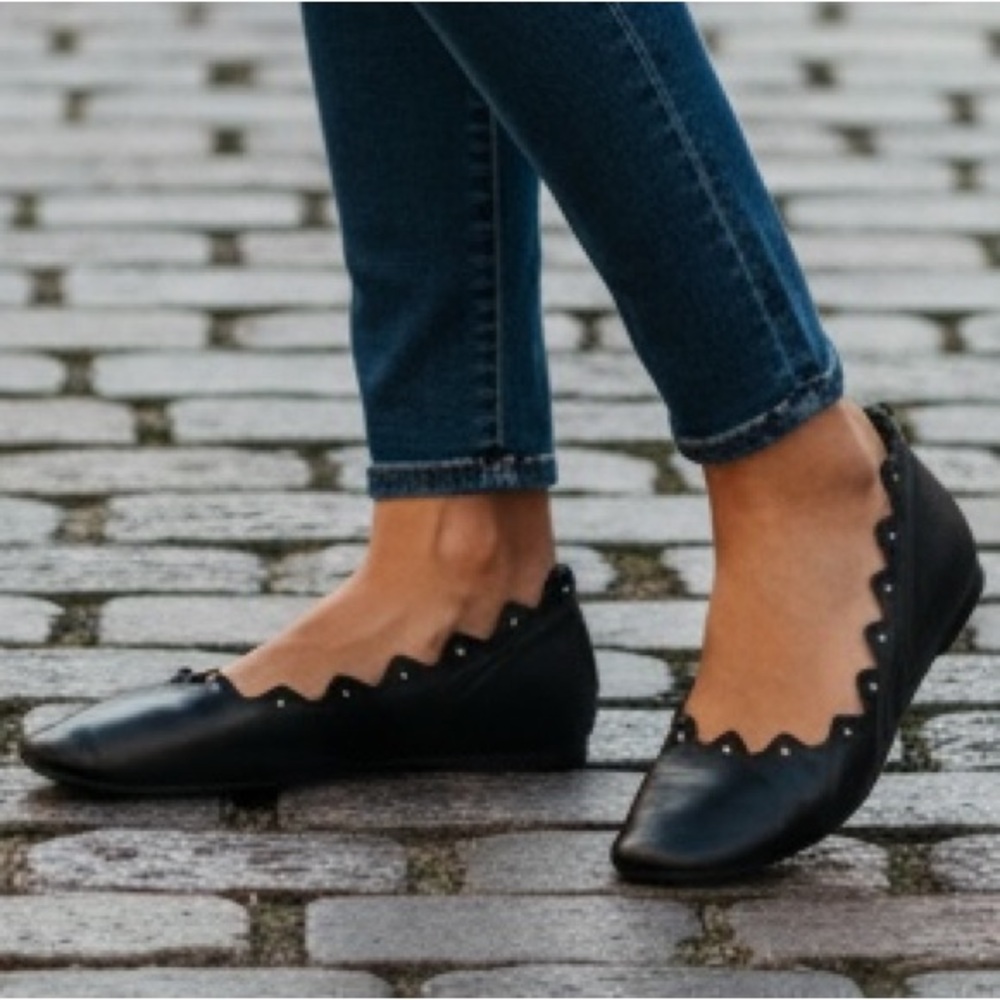 Allonsi Sienna Scallop Edge Ballerina Flat